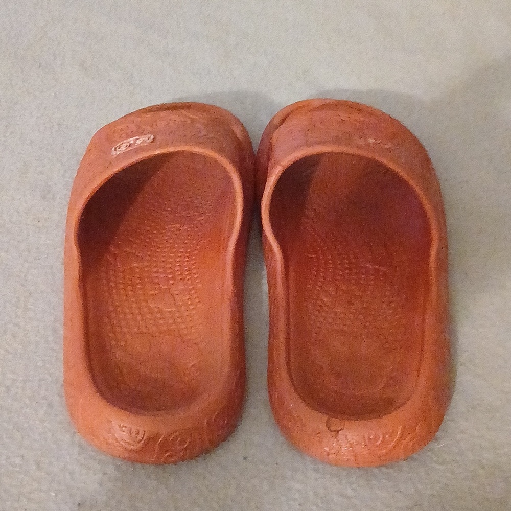 Women's Red Slides - Picture 3 of 8